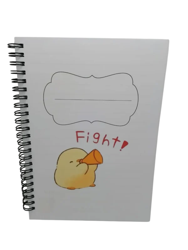 Page intérieure blanche avec un cadre vide pour écrire le nom et illustration poussin avec mégaphone "Fight".